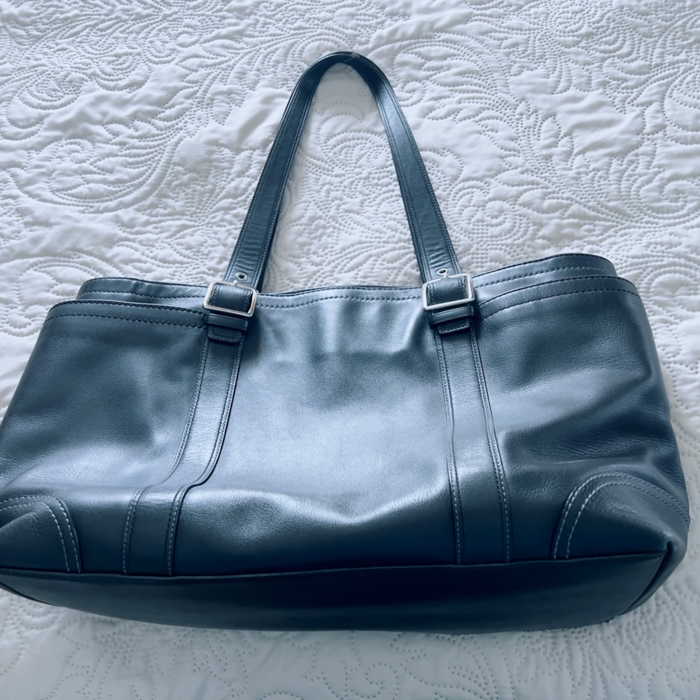 Coach tote - black leather